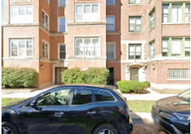 Listing Photo 1 - Condo for sale in building located at 838 E 52Nd St, Chicago, IL 60615 - Unit #2W