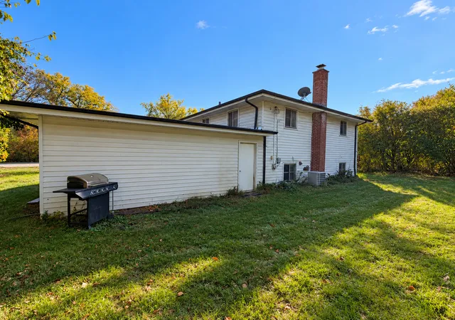 Photo 2 of Single family home for sale at 460 N Macarthur Dr, Palatine, IL 60074 | MLS# 12794065 | Listing updated on 2026-10-26