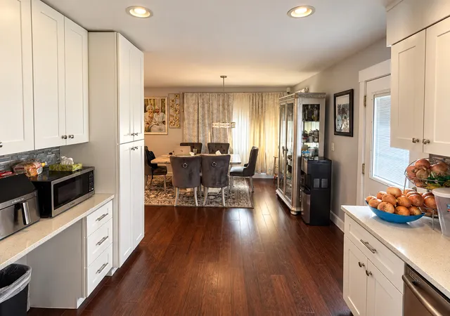 Photo 4 of Single family home for sale at 460 N Macarthur Dr, Palatine, IL 60074 | MLS# 12794065 | Listing updated on 2026-10-26