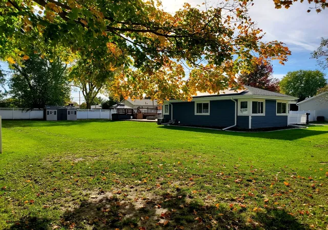 Photo 4 of Single family home for sale at 421 View St, Ottawa, IL 61350 | MLS# 12794070 | Listing updated on 2026-10-28