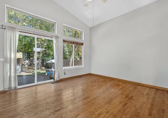 Photo 4 of Single family home for sale at 4442 W Tucker Ln, Waukegan, IL 60085 | MLS# 12794071 | Listing updated on 2026-10-29