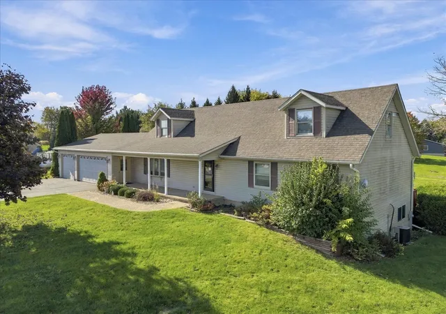 Single family home for sale at 1905 Lakeview Ln, Dixon, IL 61021 | MLS# 12794085