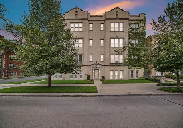 Condo for sale at 6104 N Rockwell St #3N, Chicago, IL 60659 | MLS# 12794093