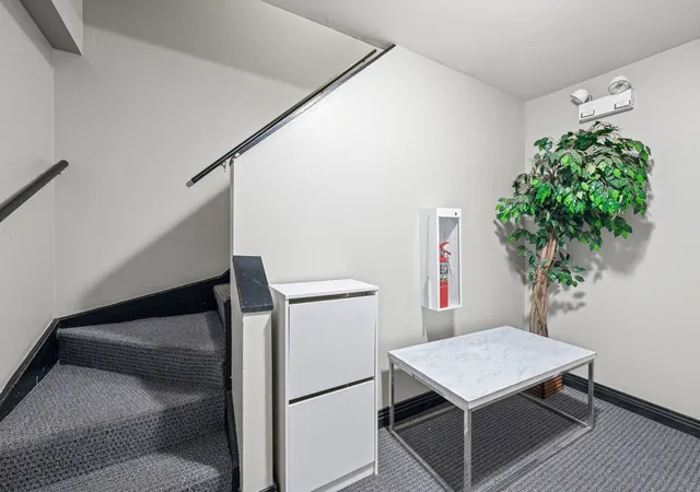 Photo 3 of Condo for sale at 809 W Bradley Pl #G, Chicago, IL 60613 | MLS# 12794100 | Listing updated on 2026-10-27