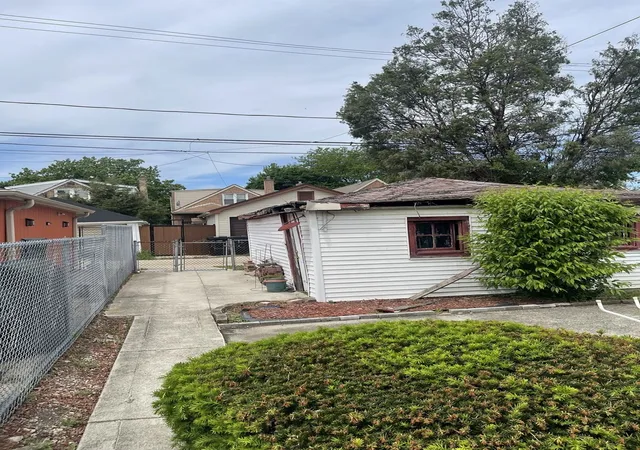 Photo 4 of Single family home for sale at 10216 S Calumet Ave, Chicago, IL 60628 | MLS# 12794115 | Listing updated on 2026-10-27