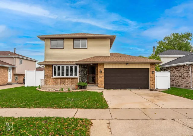 Single family home for sale at 10017 Menard Ave, Oak Lawn, IL 60453 | MLS# 12794152
