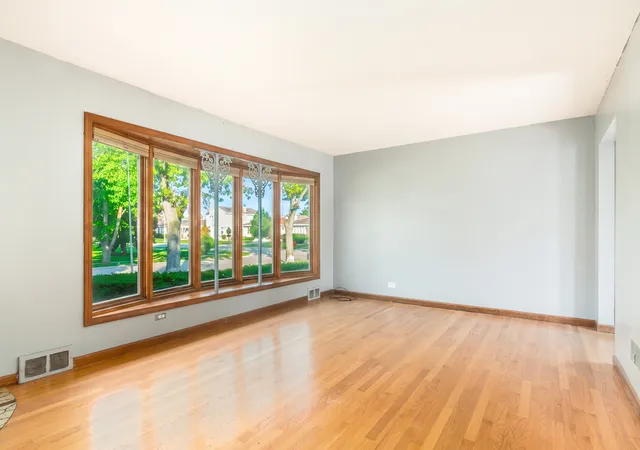 Photo 3 of Single family home for sale at 8144 W Courtland Ave, Norridge, IL 60706 | MLS# 12794163 | Listing updated on 2026-10-28