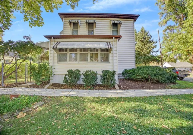 Photo 1 of Multi family home for sale at 210 W Sherman Ave, Pontiac, IL 61764 | MLS# 12794224 | Listing updated on 2026-10-28