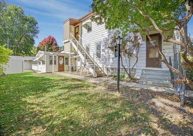 Photo 3 of Multi family home for sale at 210 W Sherman Ave, Pontiac, IL 61764 | MLS# 12794224 | Listing updated on 2026-10-28