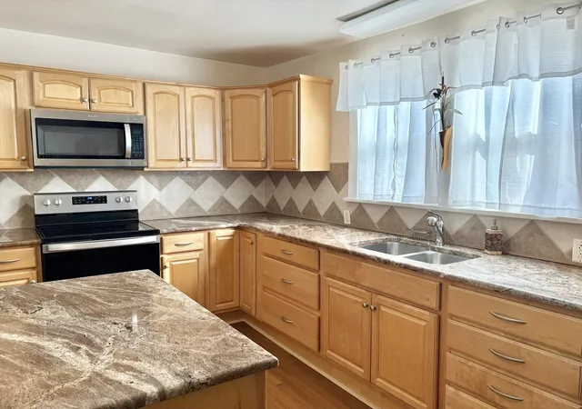 Photo 3 of Single family home for sale at 220 S Barr St, Sheridan, IL 60551 | MLS# 12794230 | Listing updated on 2026-10-27