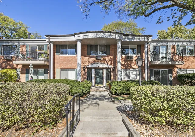 Photo 1 of Condo for sale at 2311 S Goebbert Rd #B103, Arlington Heights, IL 60005 | MLS# 12794234 | Listing updated on 2026-10-28