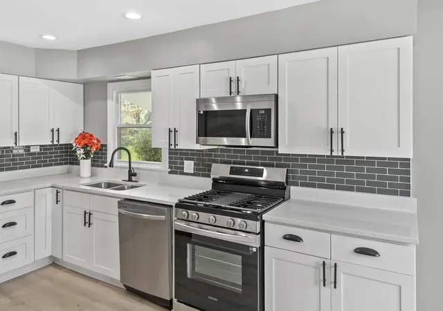 Photo 2 of Single family home for sale at 18864 Greenbay Ave, Lansing, IL 60438 | MLS# 12794243 | Listing updated on 2026-10-29