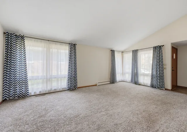 Photo 4 of Single family home for sale at 4224 34th Avenue Pl, Moline, IL 61265 | MLS# 12794263 | Listing updated on 2026-10-26