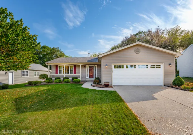 Single family home for sale at 4819 W Glenbrook Trl, McHenry, IL 60050 | MLS# 12794317