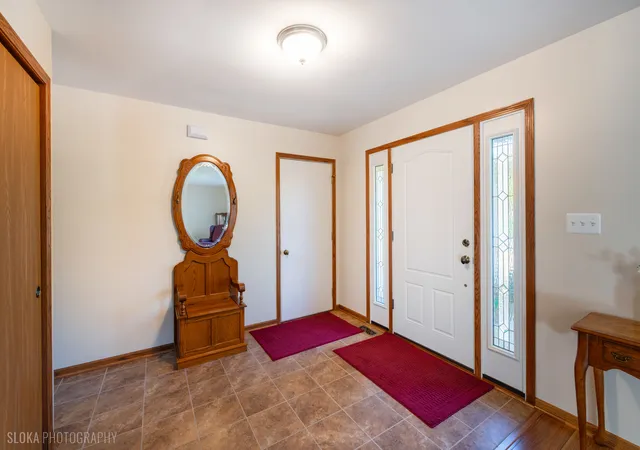 Photo 2 of Single family home for sale at 4819 W Glenbrook Trl, Mc Henry, IL 60050 | MLS# 12794317 | Listing updated on 2026-10-28