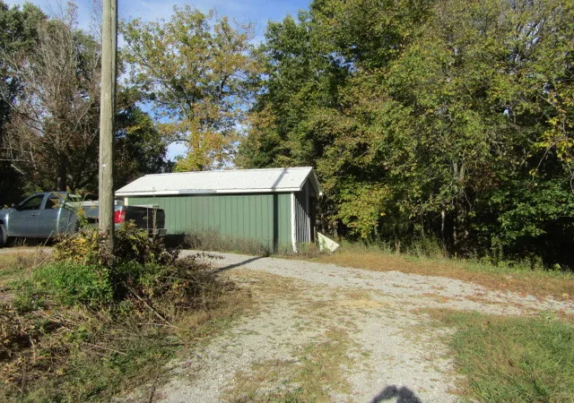 Photo 4 of Single family home for sale at 2100 Highway 1, Elizabethtown, IL 62931 | MLS# 12794333 | Listing updated on 2026-10-26