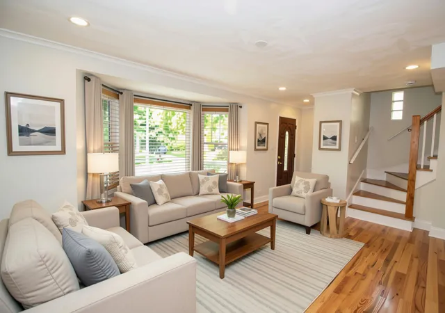 Photo 2 of Single family home for sale at 10833 S Artesian Ave, Chicago, IL 60655 | MLS# 12794339 | Listing updated on 2026-10-29