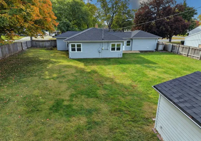 Photo 3 of Single family home for sale at 608 E Grant St, Watseka, IL 60970 | MLS# 12794355 | Listing updated on 2026-10-28