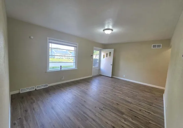 Photo 2 of Single family home for sale at 313 Renrose Ave, Loves Park, IL 61111 | MLS# 12794369 | Listing updated on 2026-10-27