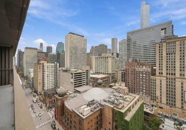 Photo 4 of Condo for sale at 10 E Ontario St #1704, Chicago, IL 60611 | MLS# 12794379 | Listing updated on 2026-10-27