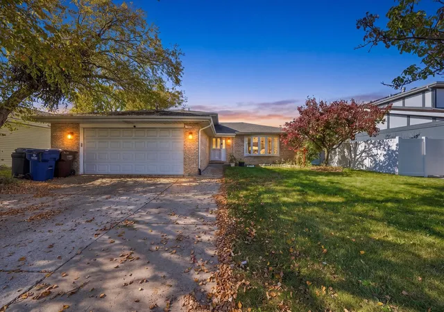 Single family home for sale at 15606 Vista Dr, Oak Forest, IL 60452 | MLS# 12794415
