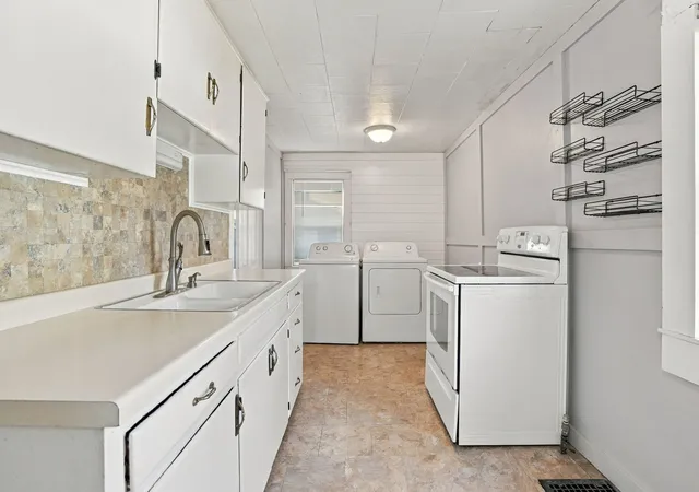 Photo 4 of Single family home for sale at 127 N Williams St, Geneseo, IL 61254 | MLS# 12794426 | Listing updated on 2026-10-29