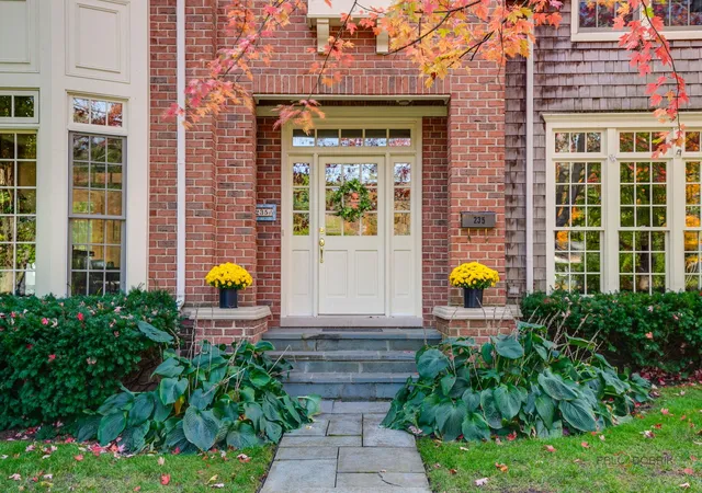 Photo 3 of Single family home for sale at 235 E Sheridan Pl, Lake Bluff, IL 60044 | MLS# 12794438 | Listing updated on 2026-10-30