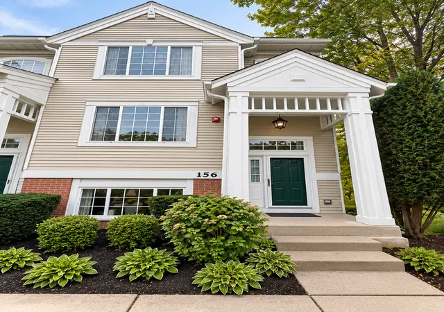 Townhouse for sale at 156 Lucerne Ct, Wheeling, IL 60090 | MLS# 12794446