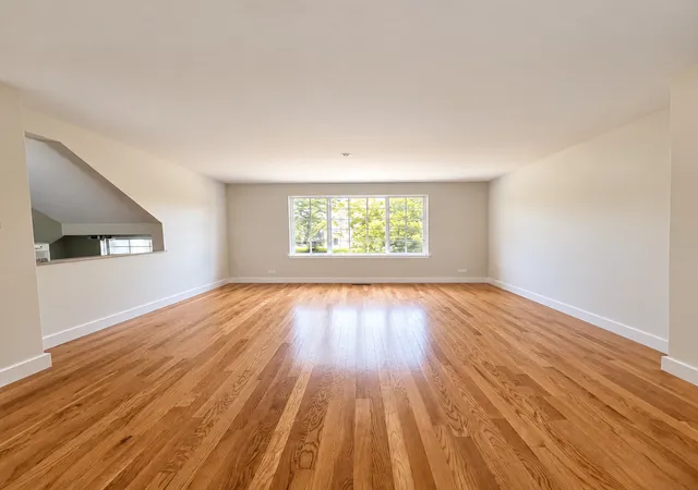 Photo 4 of Townhouse for sale at 156 Lucerne Ct, Wheeling, IL 60090 | MLS# 12794446 | Listing updated on 2026-10-28