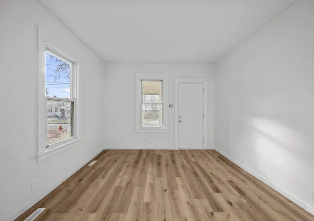 Photo 3 of Single family home for sale at 1916 31st St A, Moline, IL 61265 | MLS# 12794450 | Listing updated on 2026-10-27