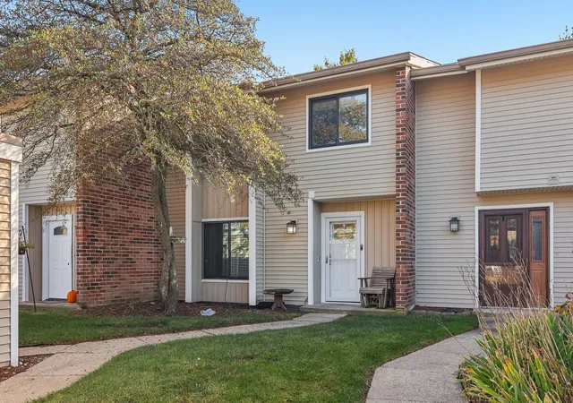 Photo 1 of Condo for sale at 1067 Cascade Dr #1067, Aurora, IL 60506 | MLS# 12794451 | Listing updated on 2026-10-28