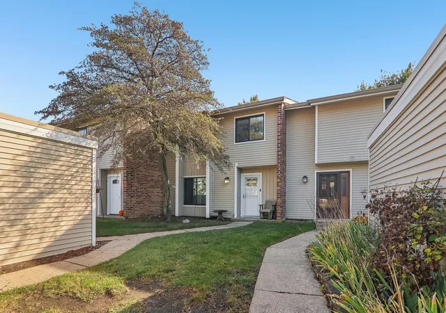 Photo 1 of Condo for sale at 1067 Cascade Dr #1067, Aurora, IL 60506 | MLS# 12794451 | Listing updated on 2026-10-28