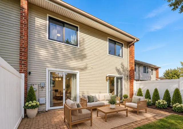 Photo 3 of Condo for sale at 1067 Cascade Dr #1067, Aurora, IL 60506 | MLS# 12794451 | Listing updated on 2026-10-28
