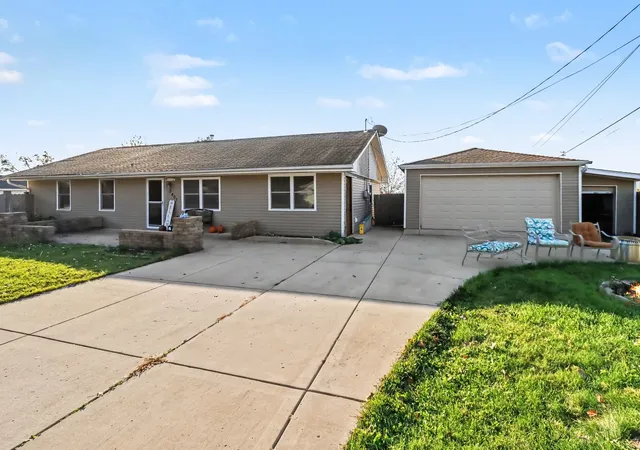 Photo 1 of Single family home for sale at 9401 Magnolia Ave, Mokena, IL 60448 | MLS# 12794454 | Listing updated on 2026-10-29