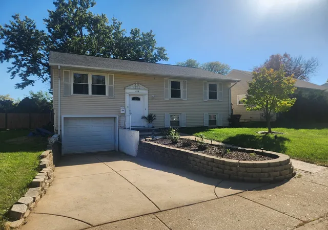 Photo 1 of Single family home for sale at 413 E Fullerton Ave, Glendale Heights, IL 60139 | MLS# 12794461 | Listing updated on 2026-10-28