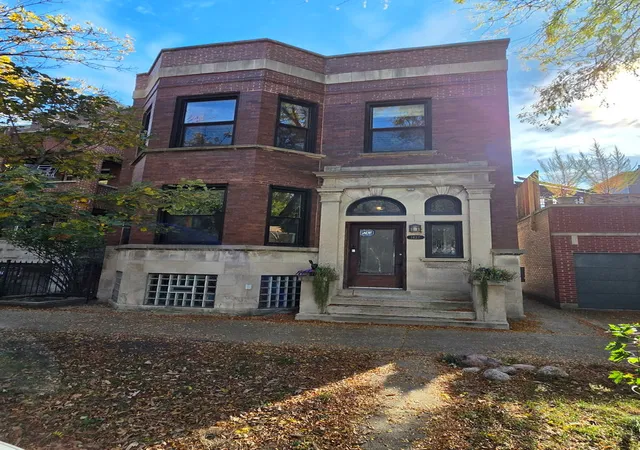 Condo for sale at 1427 W Byron St #2, Chicago, IL 60613 | MLS# 12794477
