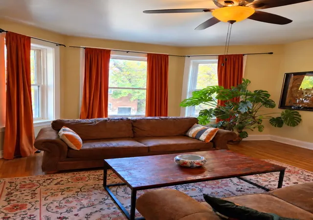 Photo 3 of Condo for sale at 1427 W Byron St #2, Chicago, IL 60613 | MLS# 12794477 | Listing updated on 2026-10-29