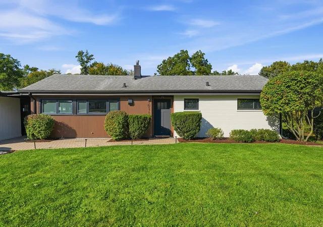 Photo 1 of Single family home for sale at 1n570 Forest Ave, Glen Ellyn, IL 60137 | MLS# 12794484 | Listing updated on 2026-10-28