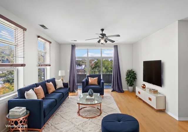 Listing Photo 1 - Condo for sale in building located at 2935 N Clybourn Ave, Chicago, IL 60618 - Unit #405