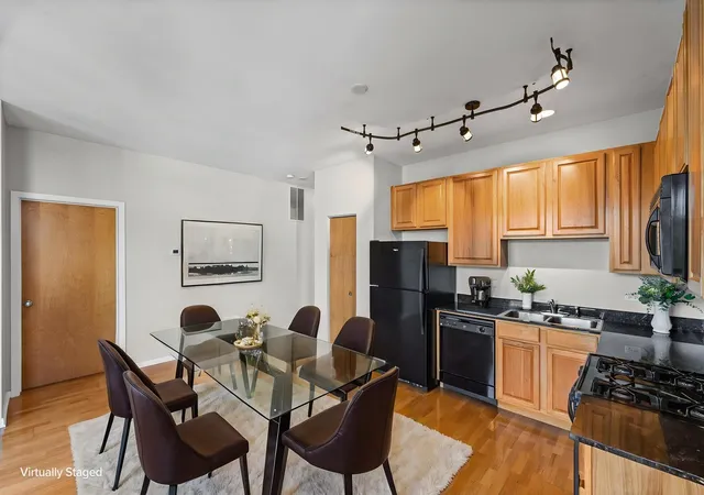 Listing Photo 4 - Condo for sale in building located at 2935 N Clybourn Ave, Chicago, IL 60618 - Unit #405