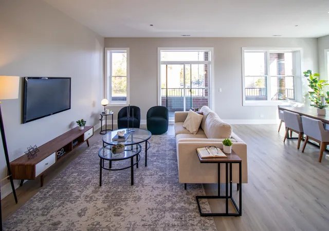 Photo 4 of Condo for sale at 4706 S St Lawrence Ave #2E, Chicago, IL 60615 | MLS# 12794492 | Listing updated on 2026-10-26
