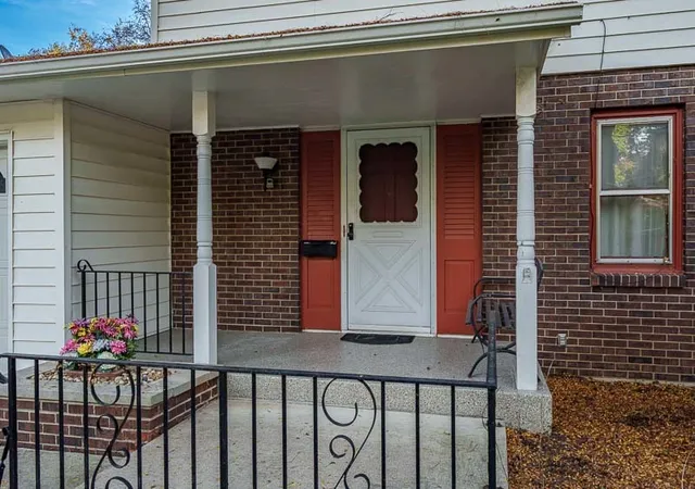 Photo 2 of Single family home for sale at 823 Coolidge Pl, Rockford, IL 61107 | MLS# 12794517 | Listing updated on 2026-10-26