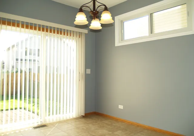 Photo 3 of House for sale at 3108 Nantucket Dr, Joliet, IL 60435 | MLS# 12794534 | Listing updated on 2026-10-30