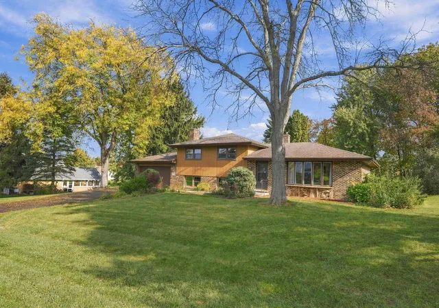 Photo 2 of Single family home for sale at 36139 N Tara Ct, Ingleside, IL 60041 | MLS# 12794535 | Listing updated on 2026-10-29