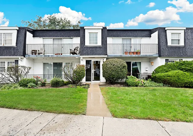 Condo for sale at 1133 Royal St George Dr #102, Naperville, IL 60563 | MLS# 12794537