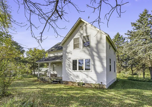 Photo 2 of Single family home for sale at 379 Hedge Rd, Compton, IL 61318 | MLS# 12794543 | Listing updated on 2026-10-26