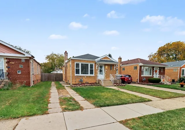 Photo 2 of Single family home for sale at 15532 Maryland Ave, Dolton, IL 60419 | MLS# 12794545 | Listing updated on 2026-10-28
