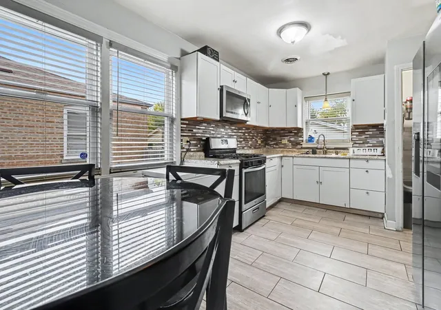 Photo 4 of Single family home for sale at 15532 Maryland Ave, Dolton, IL 60419 | MLS# 12794545 | Listing updated on 2026-10-28