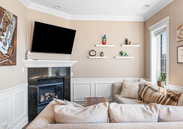 Photo 3 of Condo for sale at 2248 W Foster Ave #3, Chicago, IL 60625 | MLS# 12794546 | Listing updated on 2026-10-28