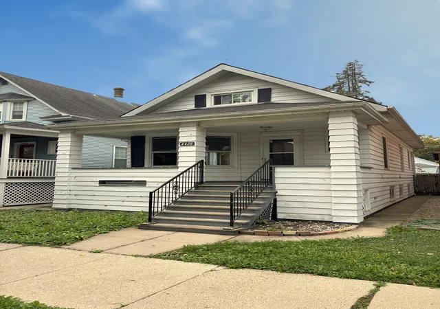 Single family home for sale at 4428 N Springfield Ave, Chicago, IL 60625 | MLS# 12794567